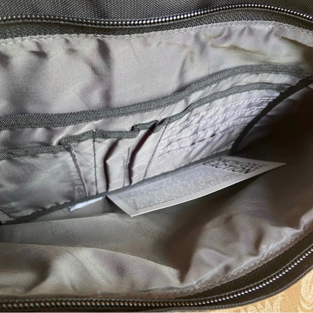 NWT Kenneth Cole Reaction Black and Gray Messenger / Laptop Bag - Picture 6 of 11